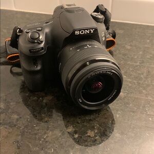 Sony SLT-A58 camera with carry case